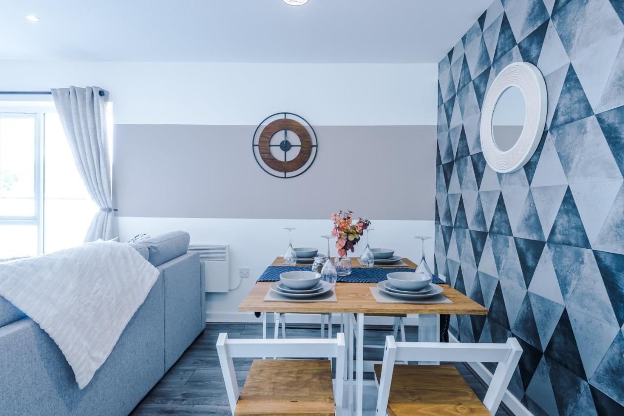 Stunning 2 Bed Apt By Greenstay Serviced Accommodation - Located In Formby Village - Perfect For Short & Long Stays - Couples, Friends & Families & Business Travellers All Welcome - Dog Friendly - 7 Zewnętrze zdjęcie
