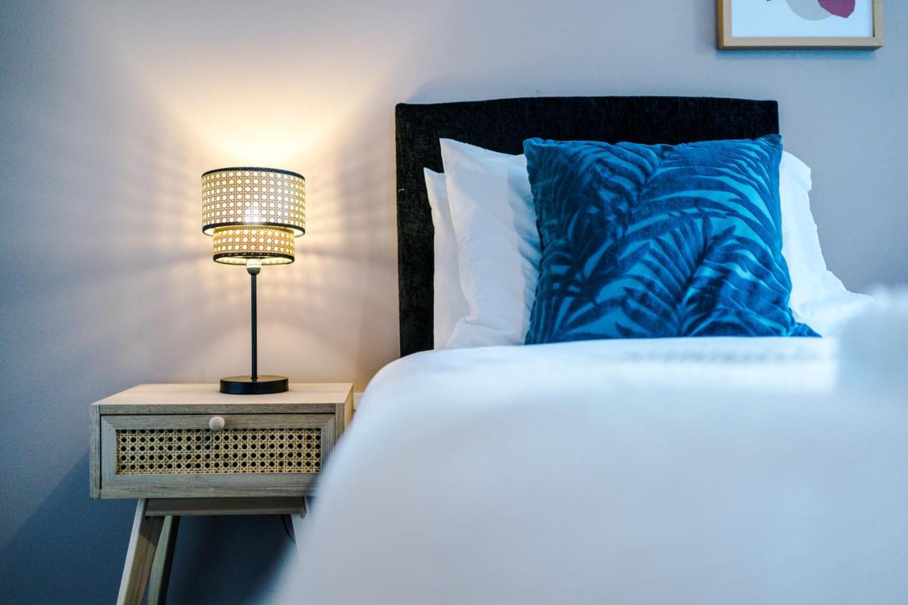 Stunning 2 Bed Apt By Greenstay Serviced Accommodation - Located In Formby Village - Perfect For Short & Long Stays - Couples, Friends & Families & Business Travellers All Welcome - Dog Friendly - 7 Zewnętrze zdjęcie