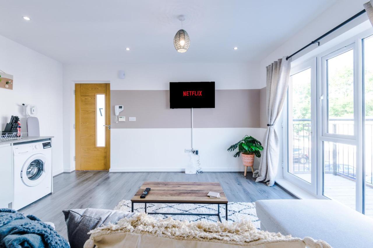 Stunning 2 Bed Apt By Greenstay Serviced Accommodation - Located In Formby Village - Perfect For Short & Long Stays - Couples, Friends & Families & Business Travellers All Welcome - Dog Friendly - 7 Zewnętrze zdjęcie