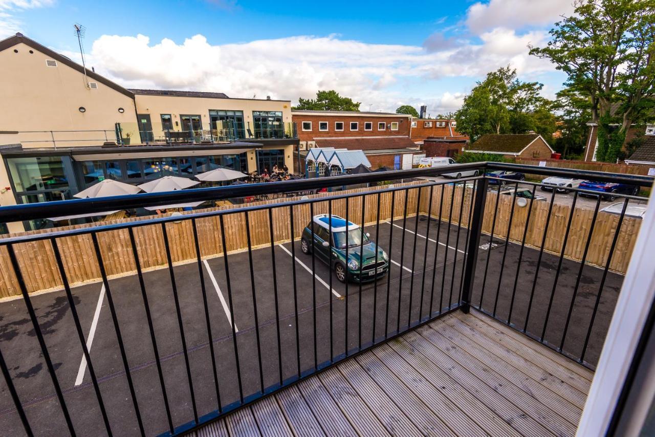 Stunning 2 Bed Apt By Greenstay Serviced Accommodation - Located In Formby Village - Perfect For Short & Long Stays - Couples, Friends & Families & Business Travellers All Welcome - Dog Friendly - 7 Zewnętrze zdjęcie
